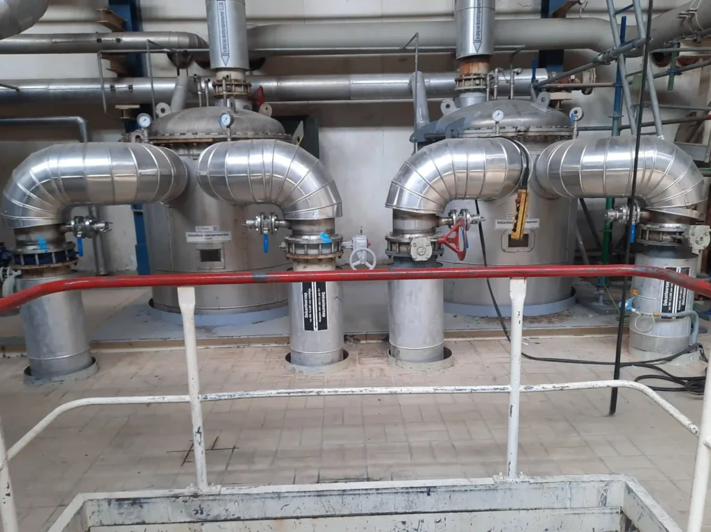 Procesinstallaties schoonhouden: aangroei in pompen, filters en tanks voorkomen