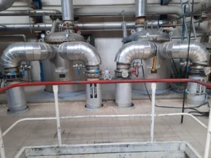 Procesinstallaties schoonhouden: aangroei in pompen, filters en tanks voorkomen