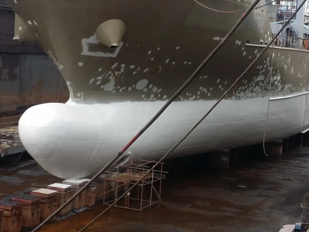 Ultrasoon antifouling schepen: toepassing op de scheepsromp
