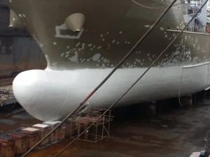 Ultrasoon antifouling schepen: toepassing op de scheepsromp